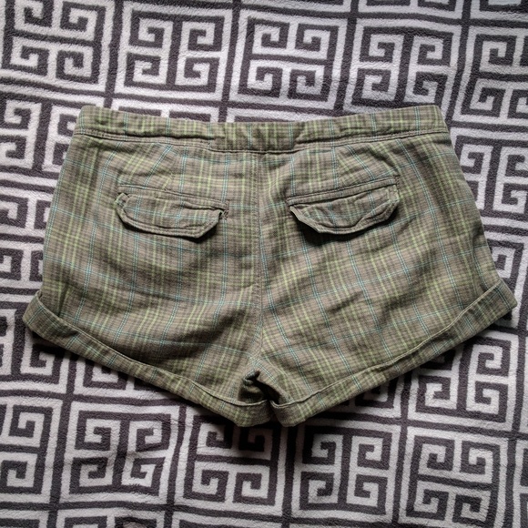 A&F green plaid short shorts 00 - Picture 3 of 6